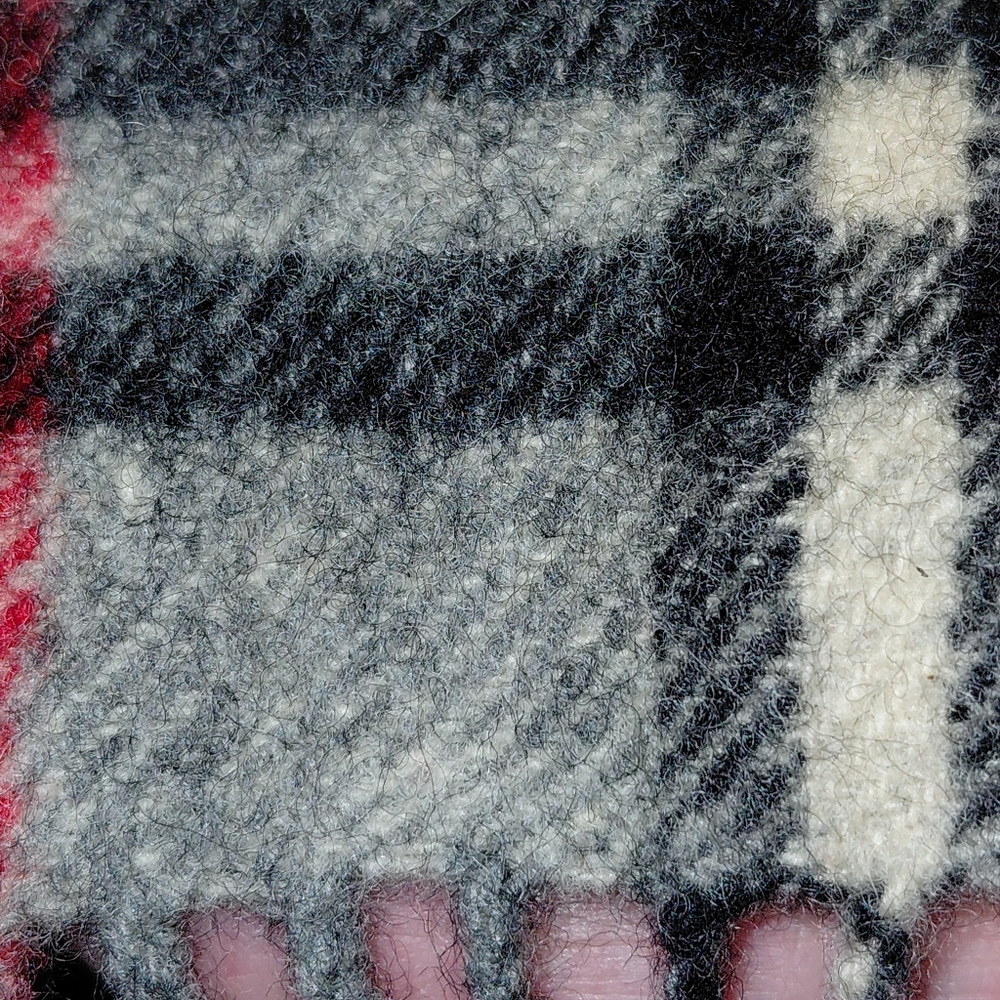 Vintage Burberrys Unisex Black White Red Wool Plaid Scarf! - Picture 6 of 8